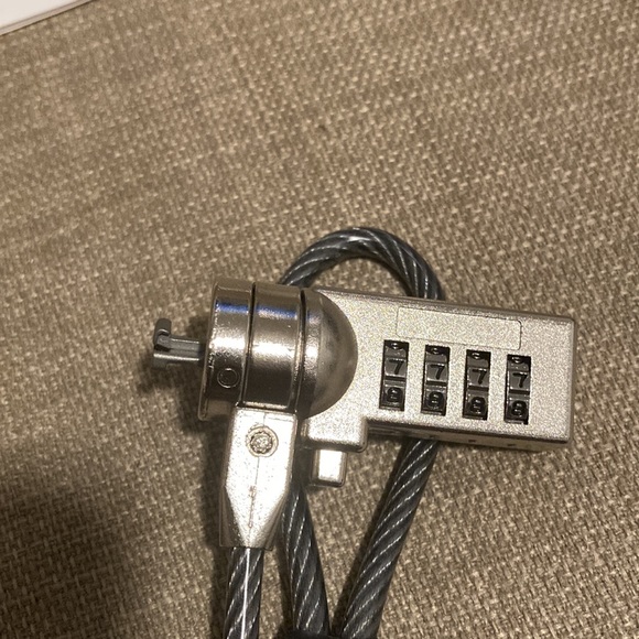 Targus Defcon SCL Serialized Cable Lock - Picture 7 of 8